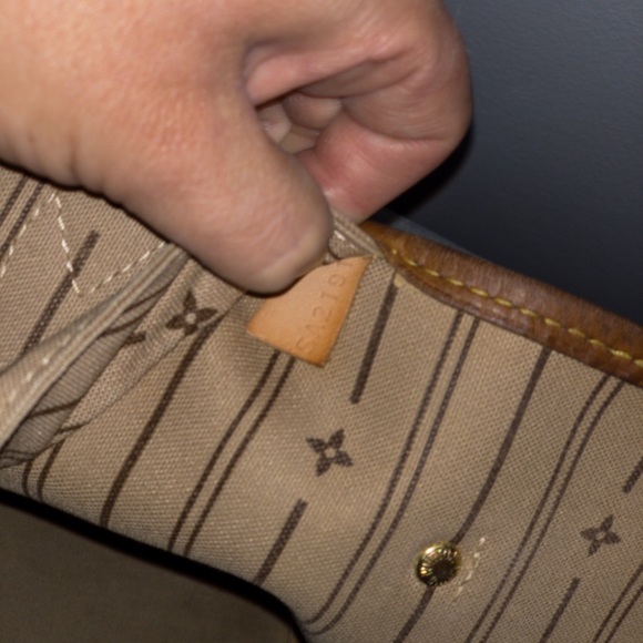 Sold! Louis Vuitton Neverfull Monogram MM - Picture 6 of 12